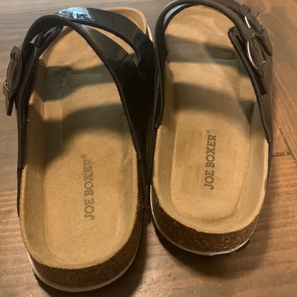 Joe boxer women’s slides size 7.5. Great condition and very comfortable. - Picture 2 of 3